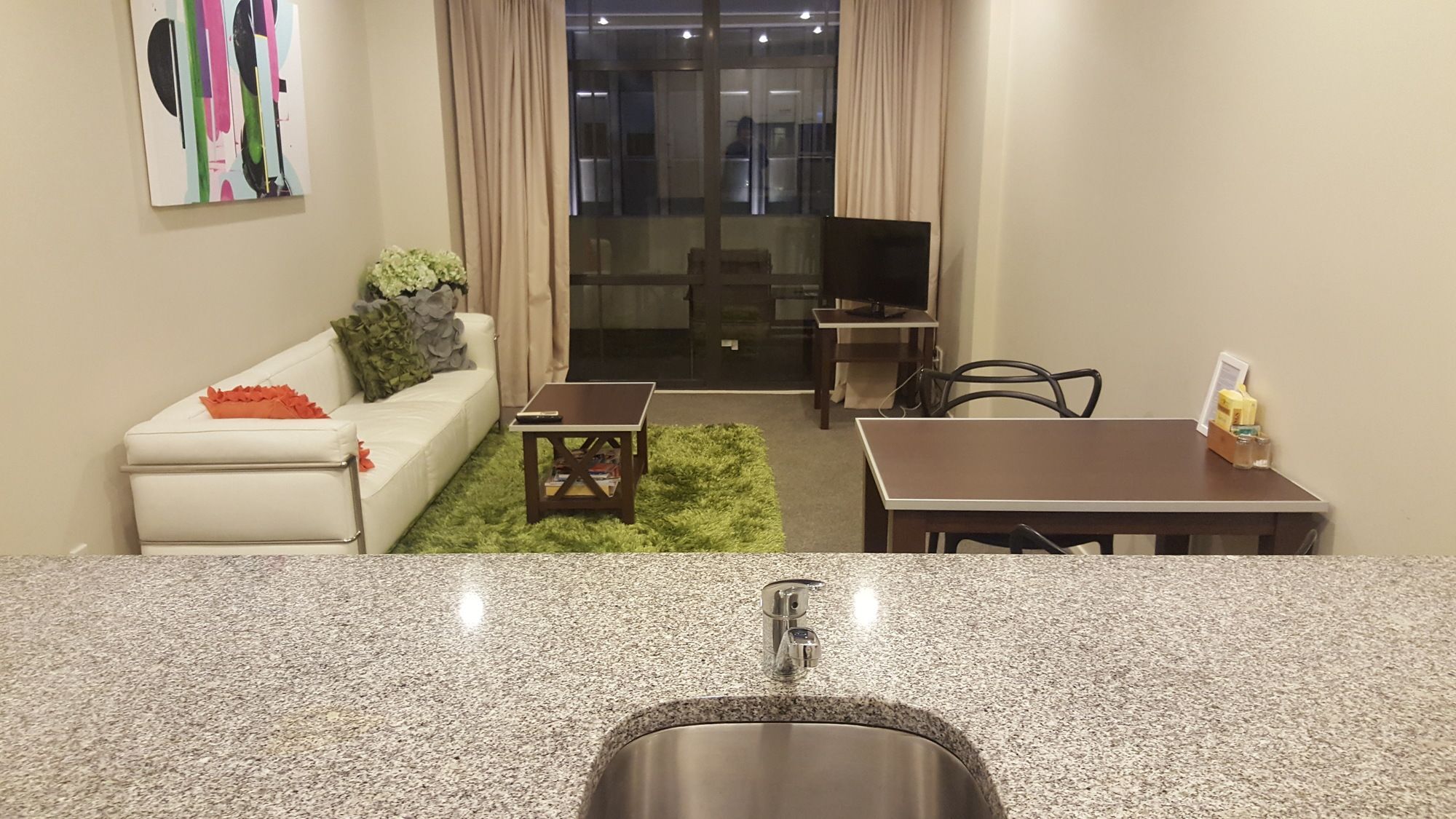 Portland Tower Apartment *